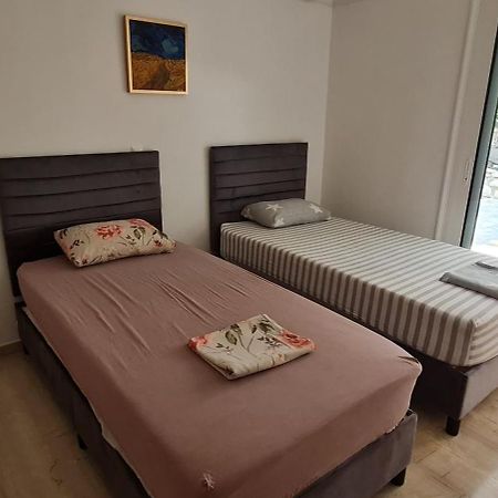 Appartement Gerys House à Nikiana Extérieur photo
